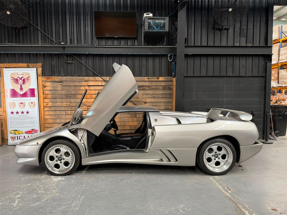 Darryn lyonds rod stewart's 1998 lamborghini diablo roadster 0002 1998 lamborghini diablo vt roadster side