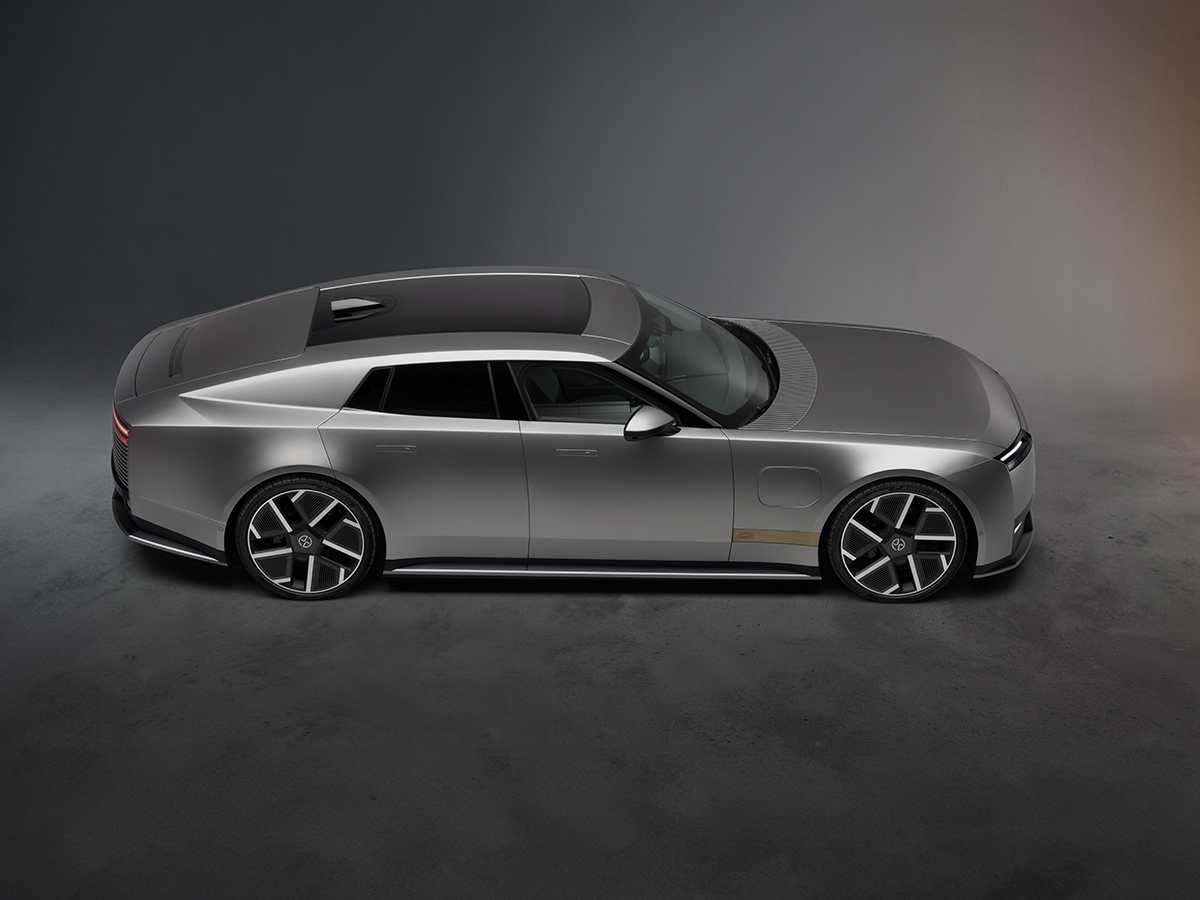 Jaguar type 01 official 0004 silver side profile 1