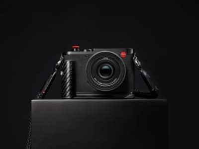 Leica's $14,190 Formula 1 Camera Adds a Carbon Fibre Wireless-Charging Grip and All-Black Microvelour Covering