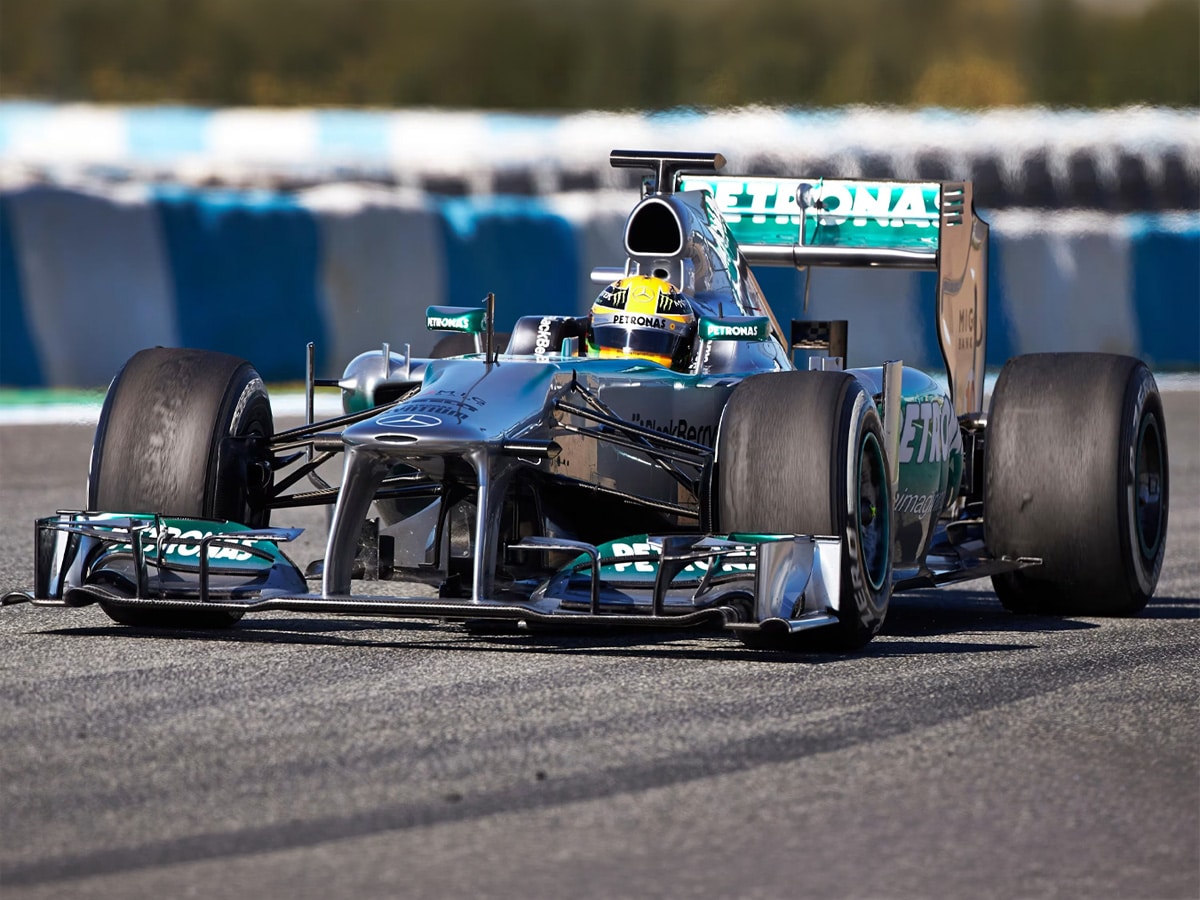 Mercedes w04