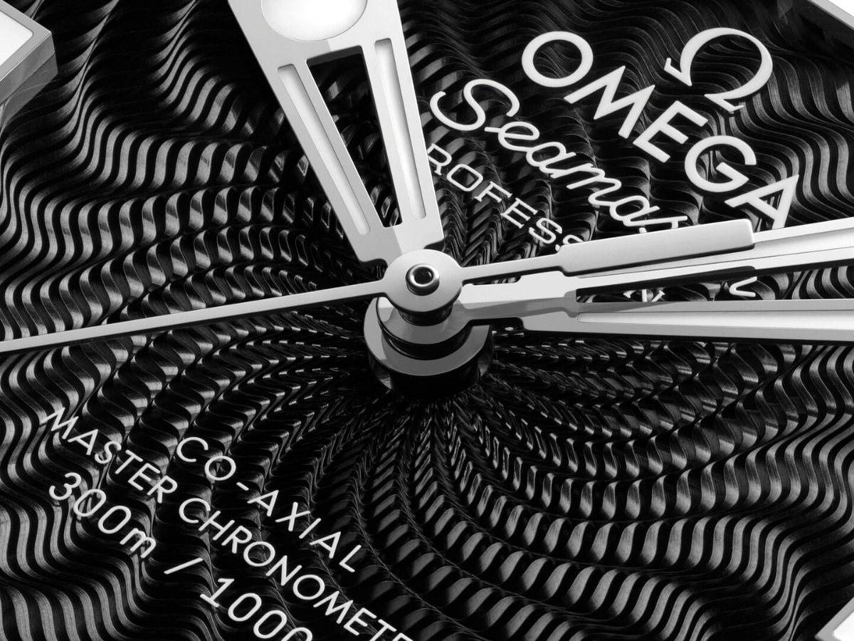Omega seamaster diver 300m spectre platinum gold 3