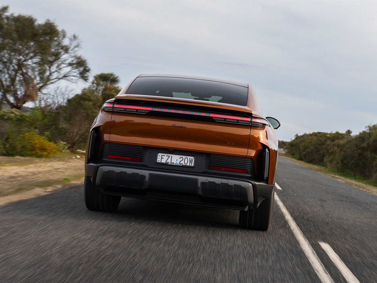 Porsche Cayenne Turbo Electric driving 0000