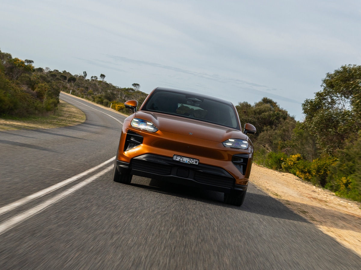 Porsche Cayenne Turbo Electric driving 0001