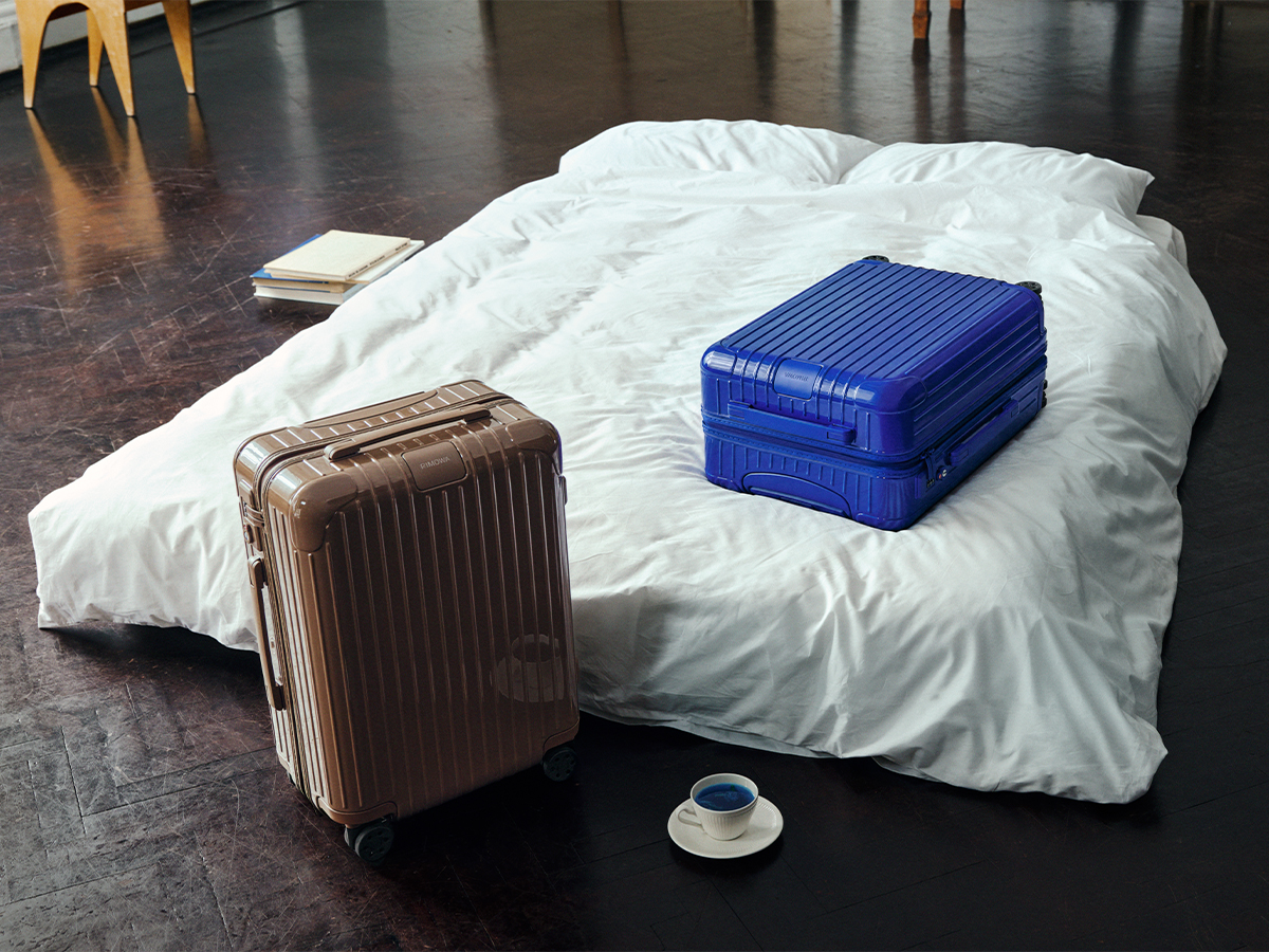 Rimowa ultramarine and umber collection 0002 rimowa essential umber ultramarine campaign still product hr 16x9 05