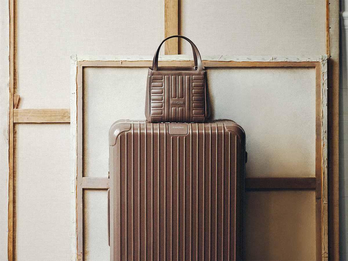 Rimowa ultramarine and umber collection 0003 rimowa essential umber ultramarine campaign still product hr 16x9 03