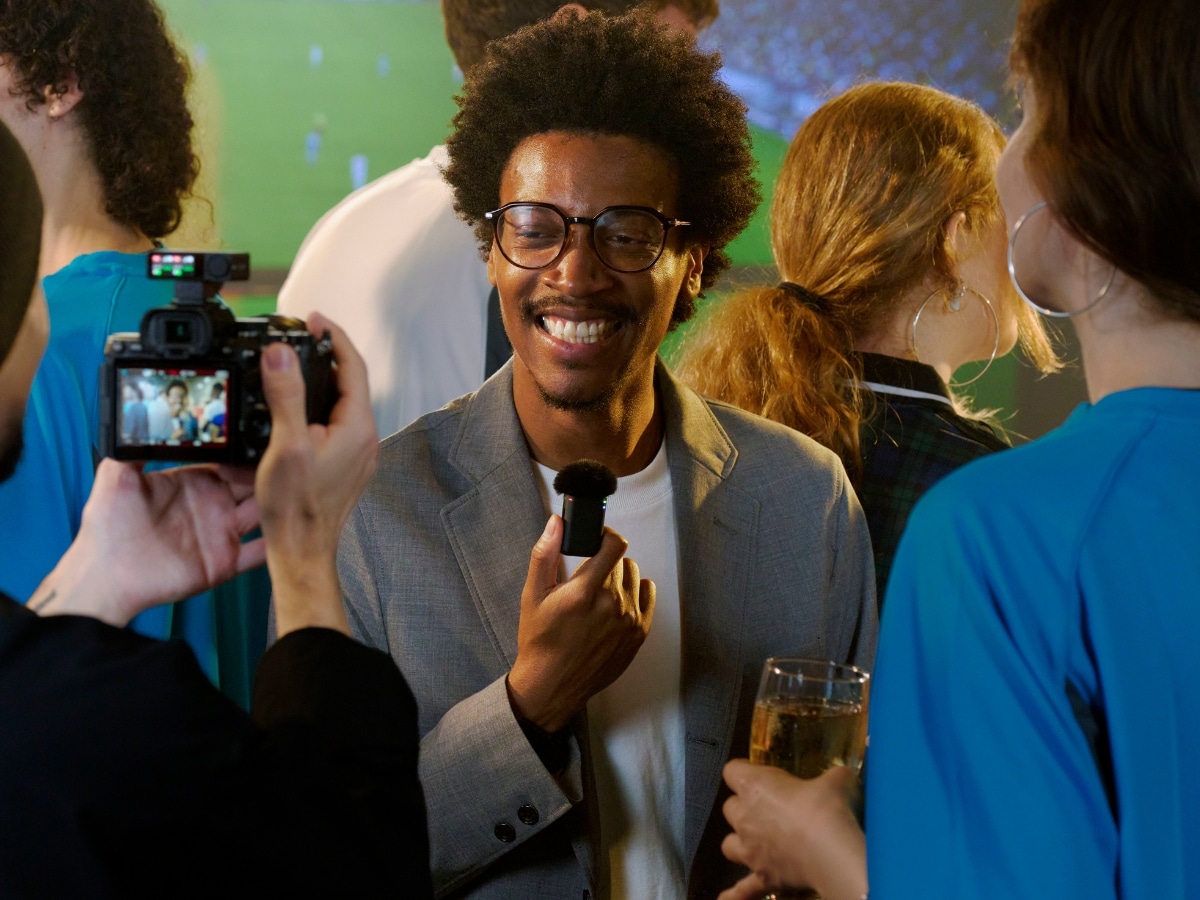 manofmany.com - Elliot Nash - Sony's New $619 Wireless Mic Records 32-Bit Float Straight to Camera