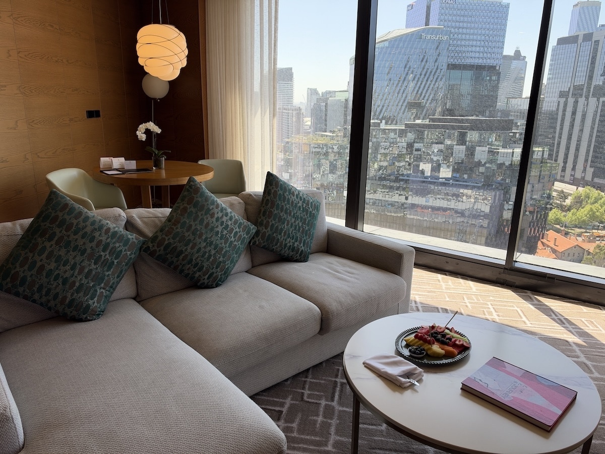 Pan pacific melbourne panoramic suite